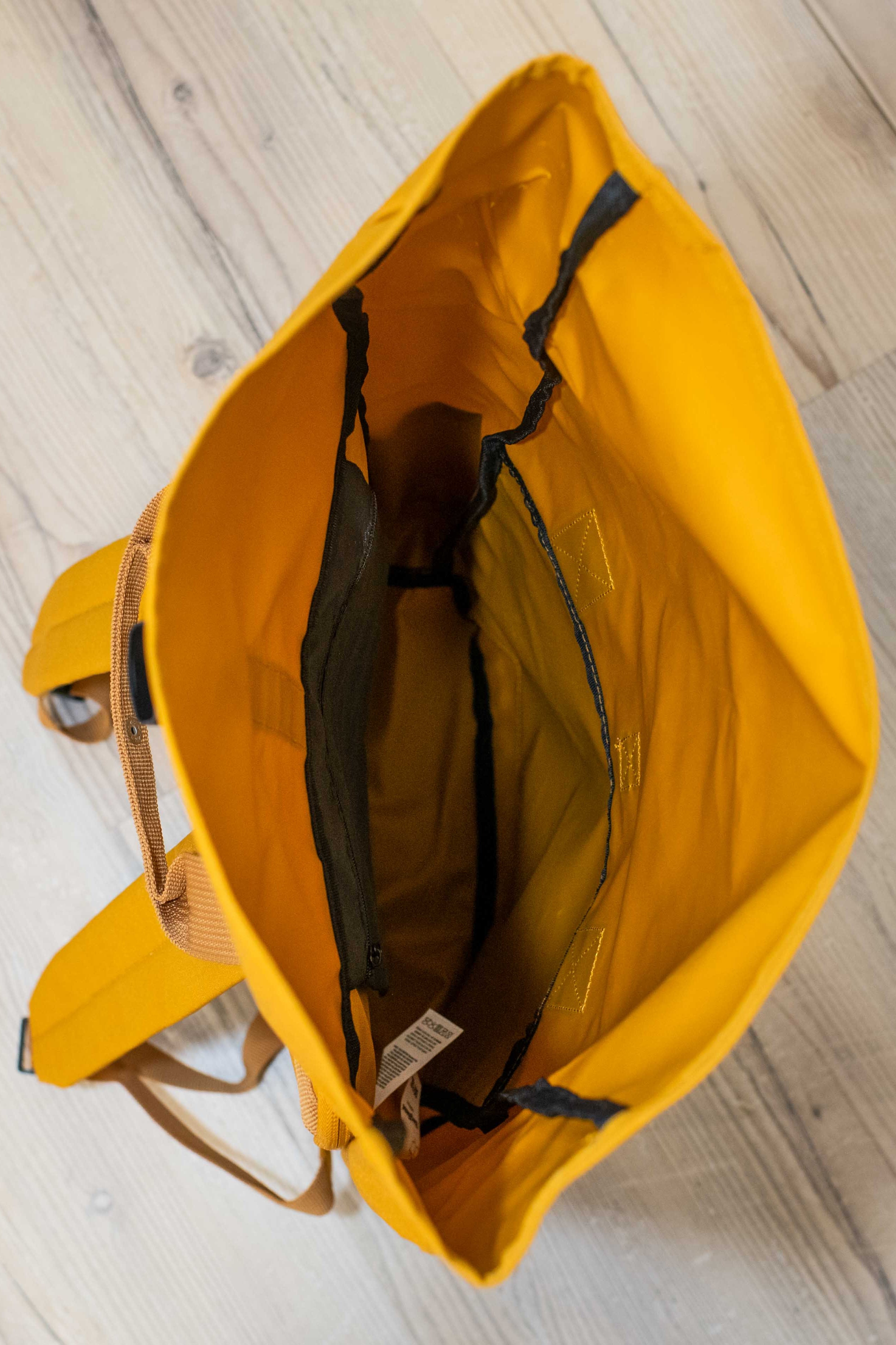 Rucksack groß Mustard „Happy Flowers”